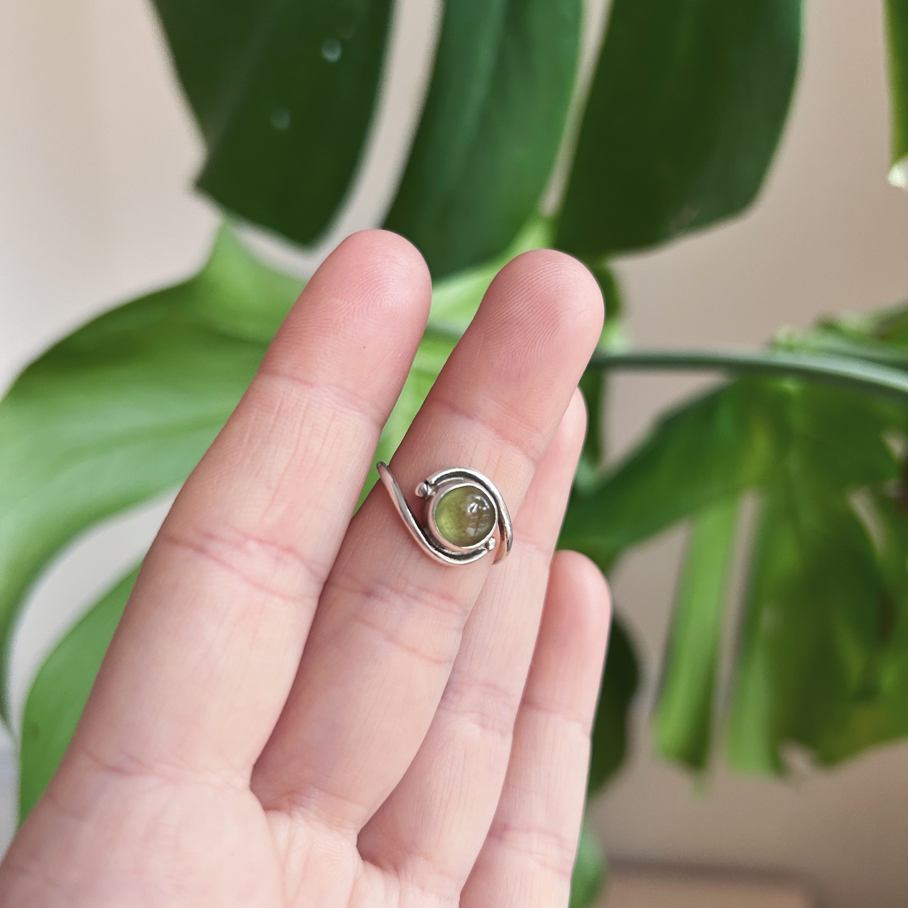 Peridot Sterling Silver Ring K