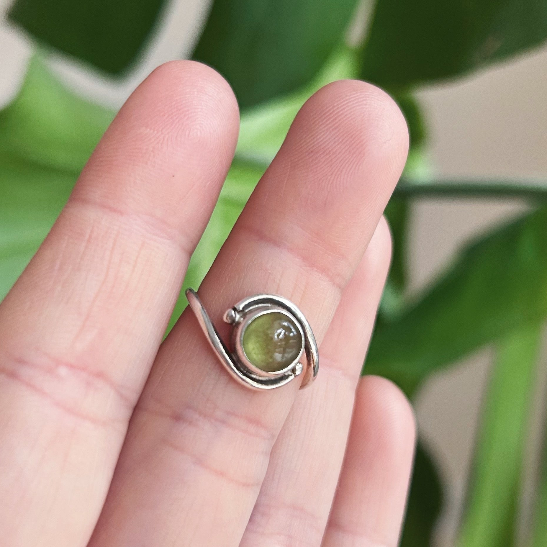Peridot Sterling Silver Ring K