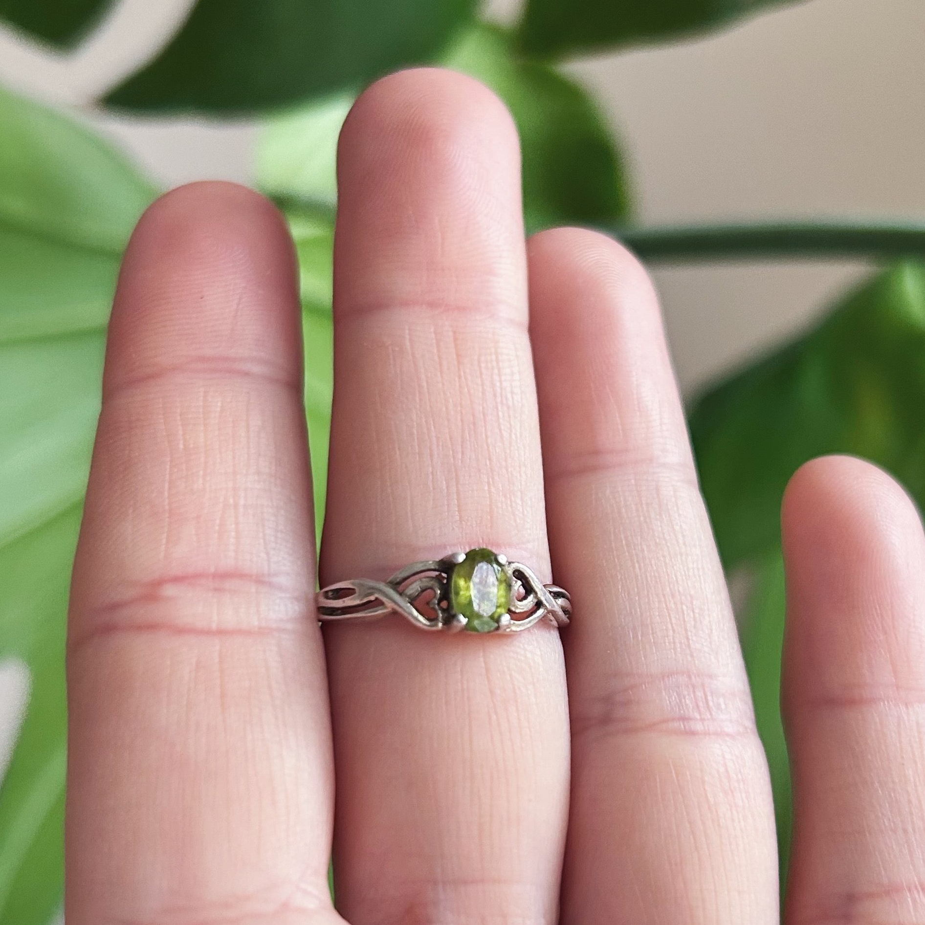 Celtic Peridot Silver Ring P
